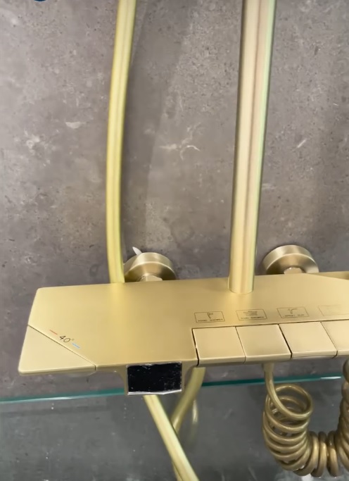 Bộ sen cây tắm nóng lạnh Luxta L7230-Gold