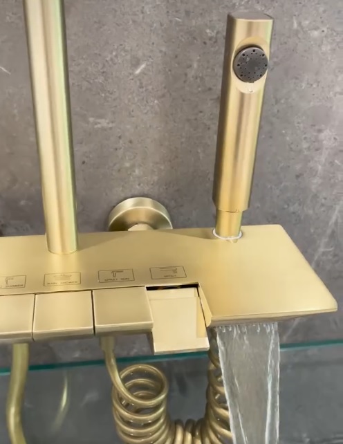 Bộ sen cây tắm nóng lạnh Luxta L7230-Gold