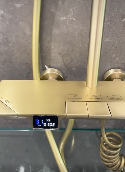 Bộ sen cây tắm nóng lạnh Luxta L7230-Gold