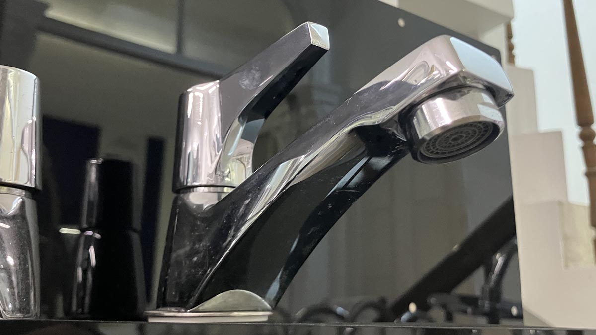 Vòi chậu lavabo lạnh Luxta L1108V