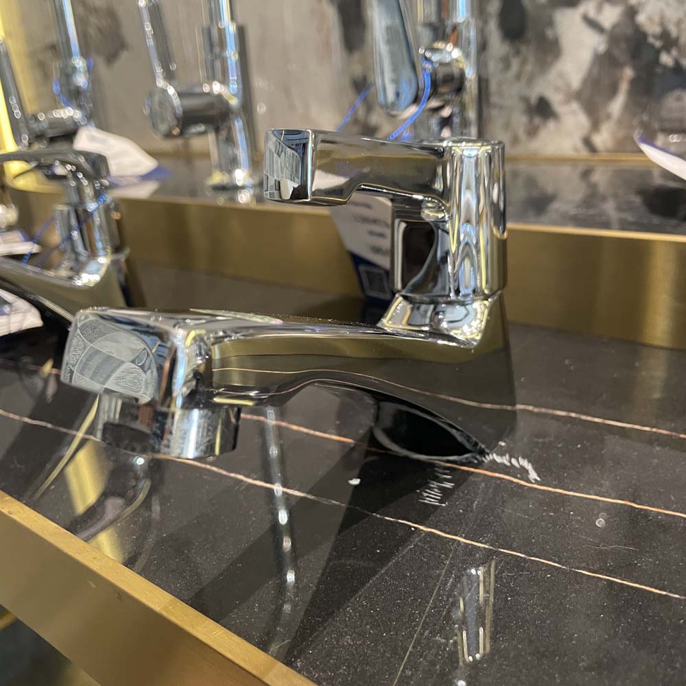 Vòi chậu lavabo lạnh Luxta L1114T1