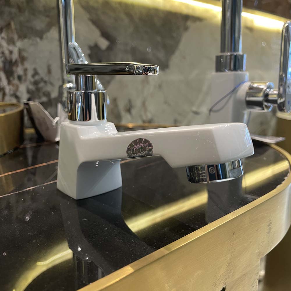 Vòi chậu lavabo lạnh Luxta L1114WT3