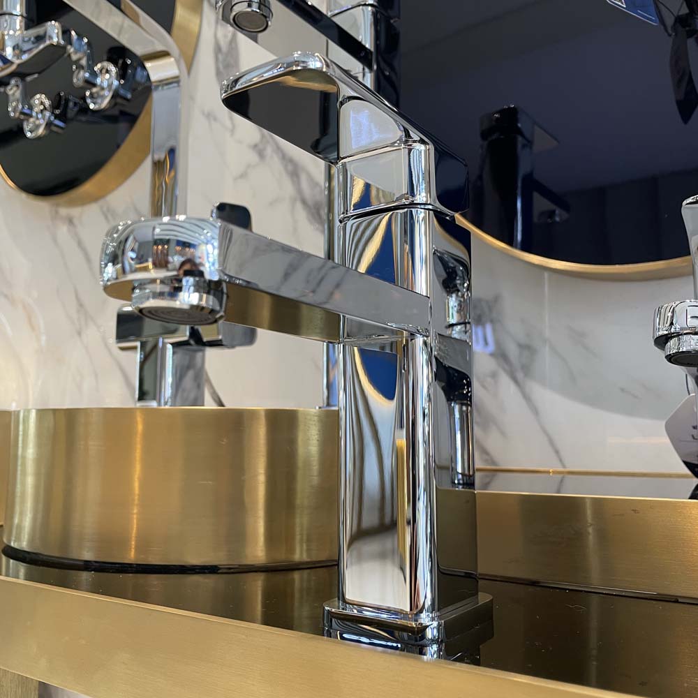 Vòi chậu lavabo nóng lạnh Luxta L1205