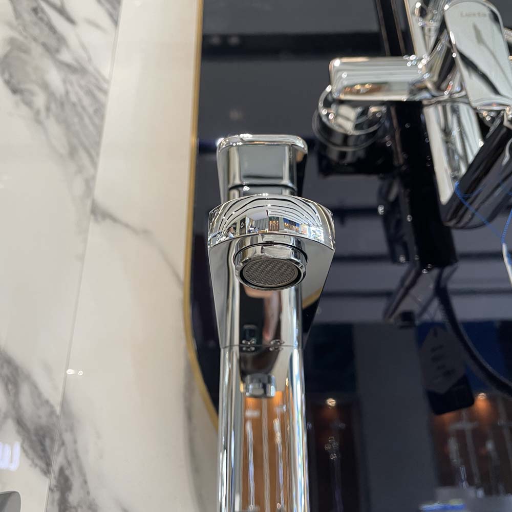 Vòi chậu lavabo nóng lạnh Luxta L1205B