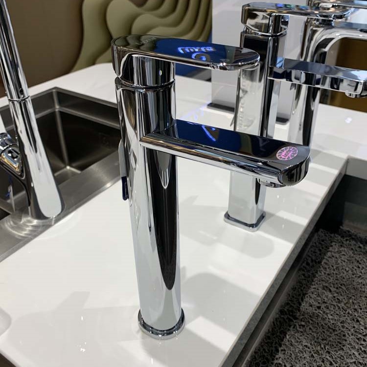 Vòi chậu lavabo nóng lạnh Luxta L1208B