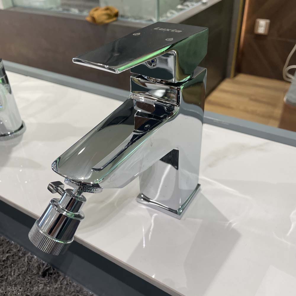 Vòi chậu lavabo nóng lạnh Luxta L1216