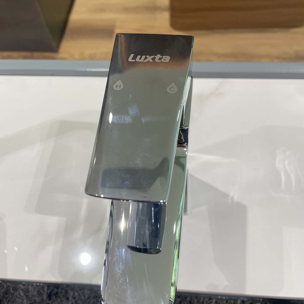 Vòi chậu lavabo nóng lạnh Luxta L1216