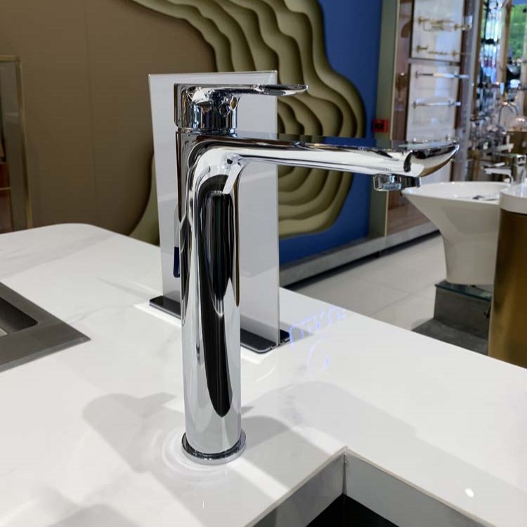 Vòi chậu lavabo nóng lạnh Luxta L1220B