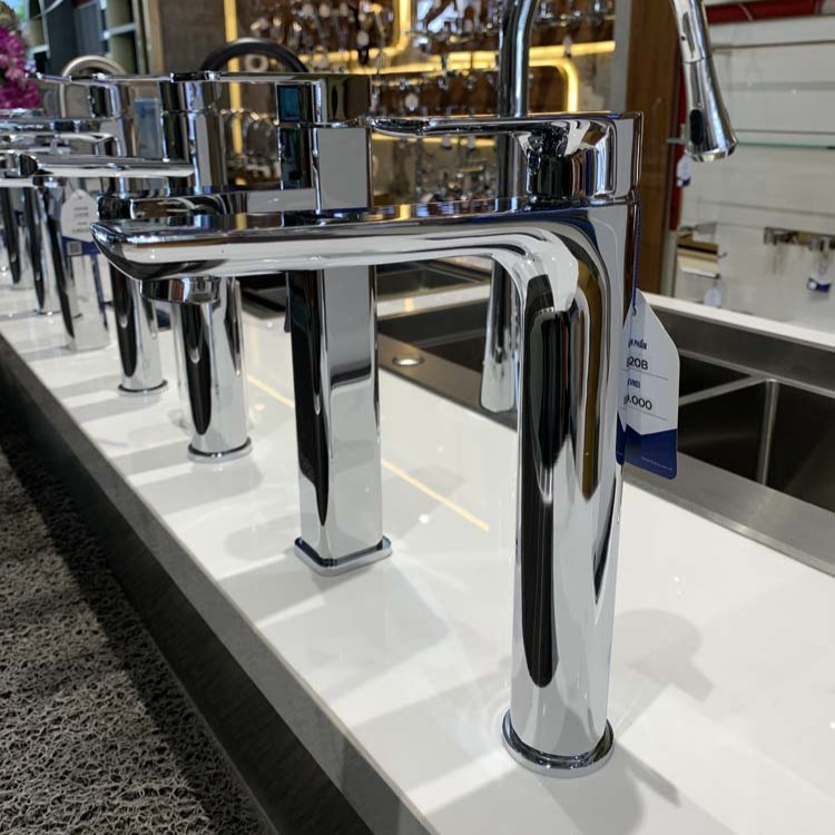 Vòi chậu lavabo nóng lạnh Luxta L1220B