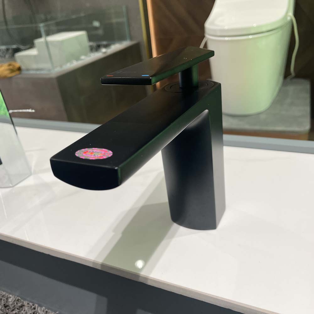 Vòi chậu lavabo nóng lạnh Luxta L1221B-Black