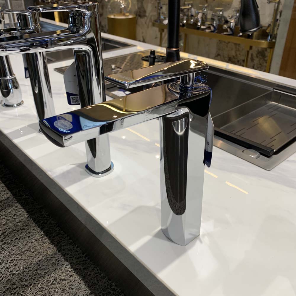 Vòi chậu lavabo nóng lạnh Luxta L1221B