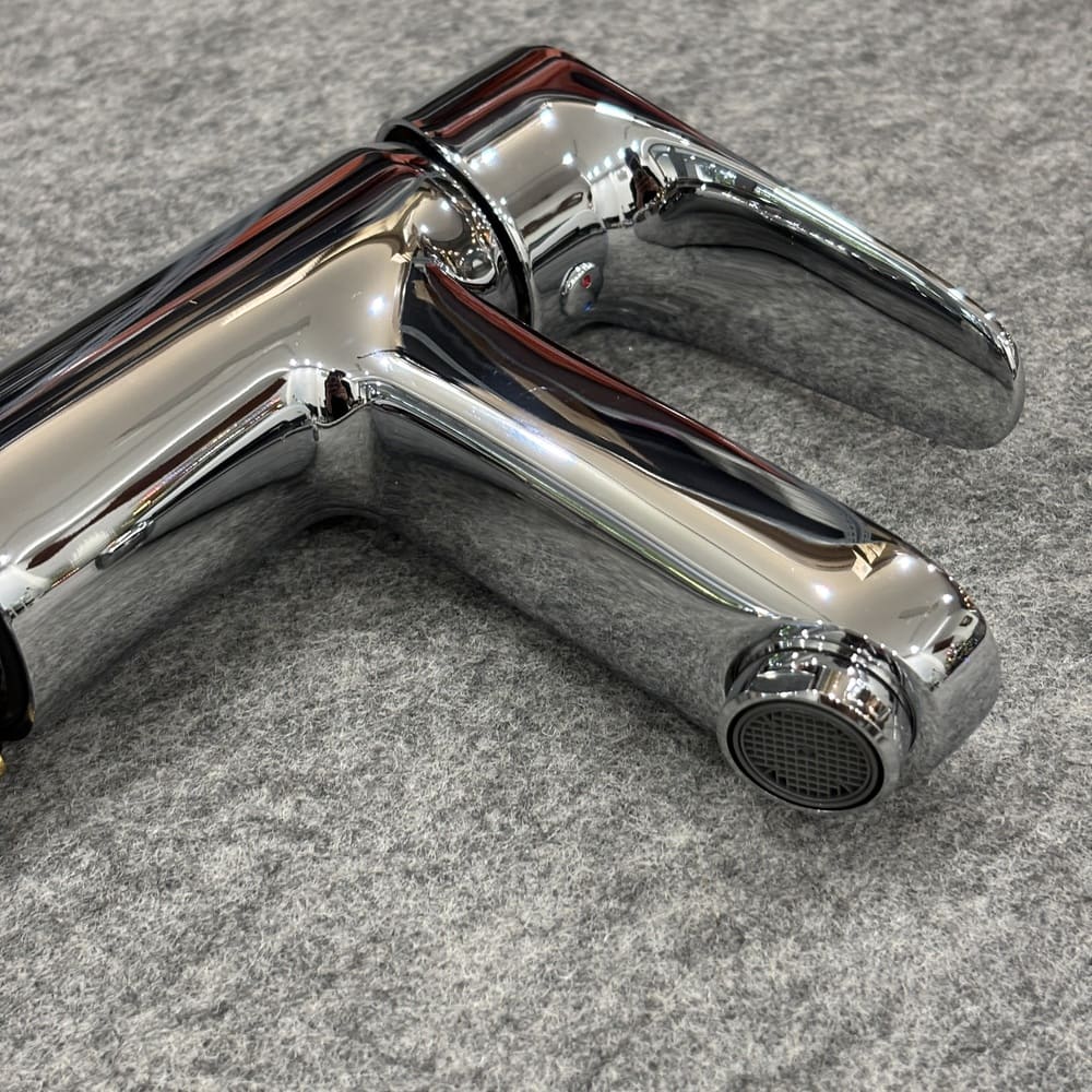 Vòi chậu lavabo nóng lạnh Luxta L1222X6