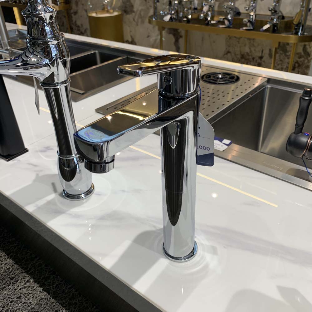 Vòi chậu lavabo nóng lạnh Luxta L1223A