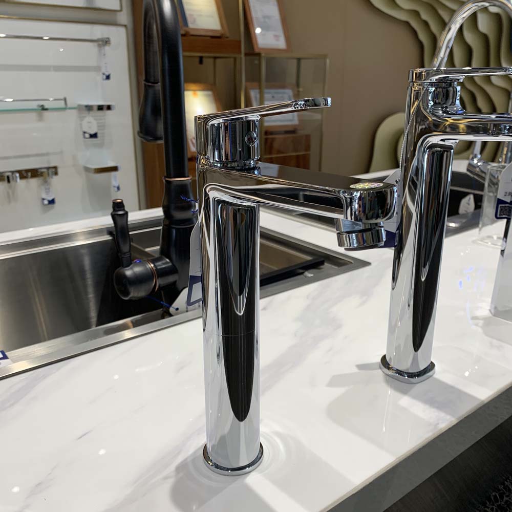 Vòi chậu lavabo nóng lạnh Luxta L1223A