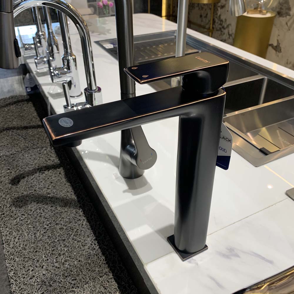 Vòi chậu lavabo nóng lạnh Luxta L1228B-Black