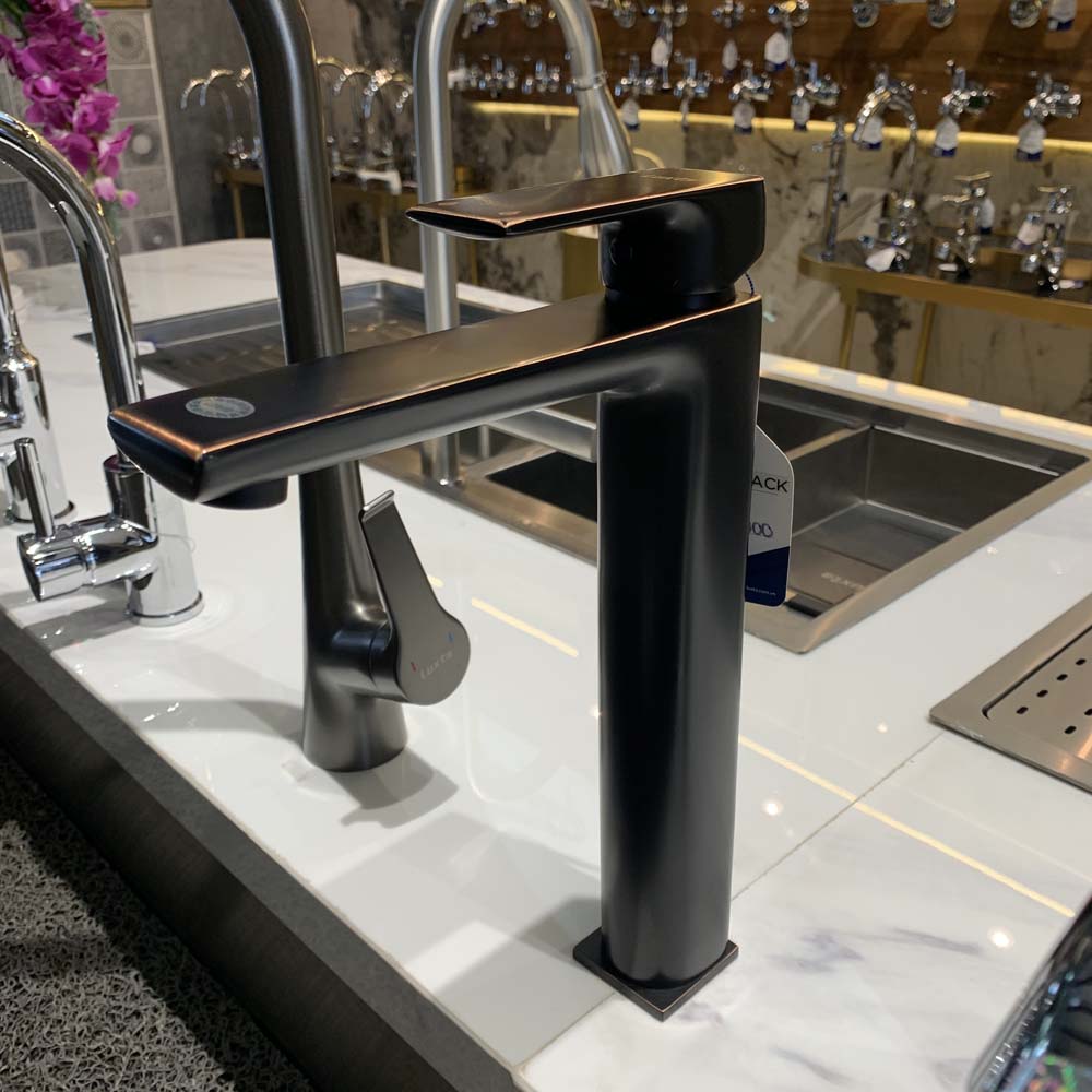 Vòi chậu lavabo nóng lạnh Luxta L1228B-Black