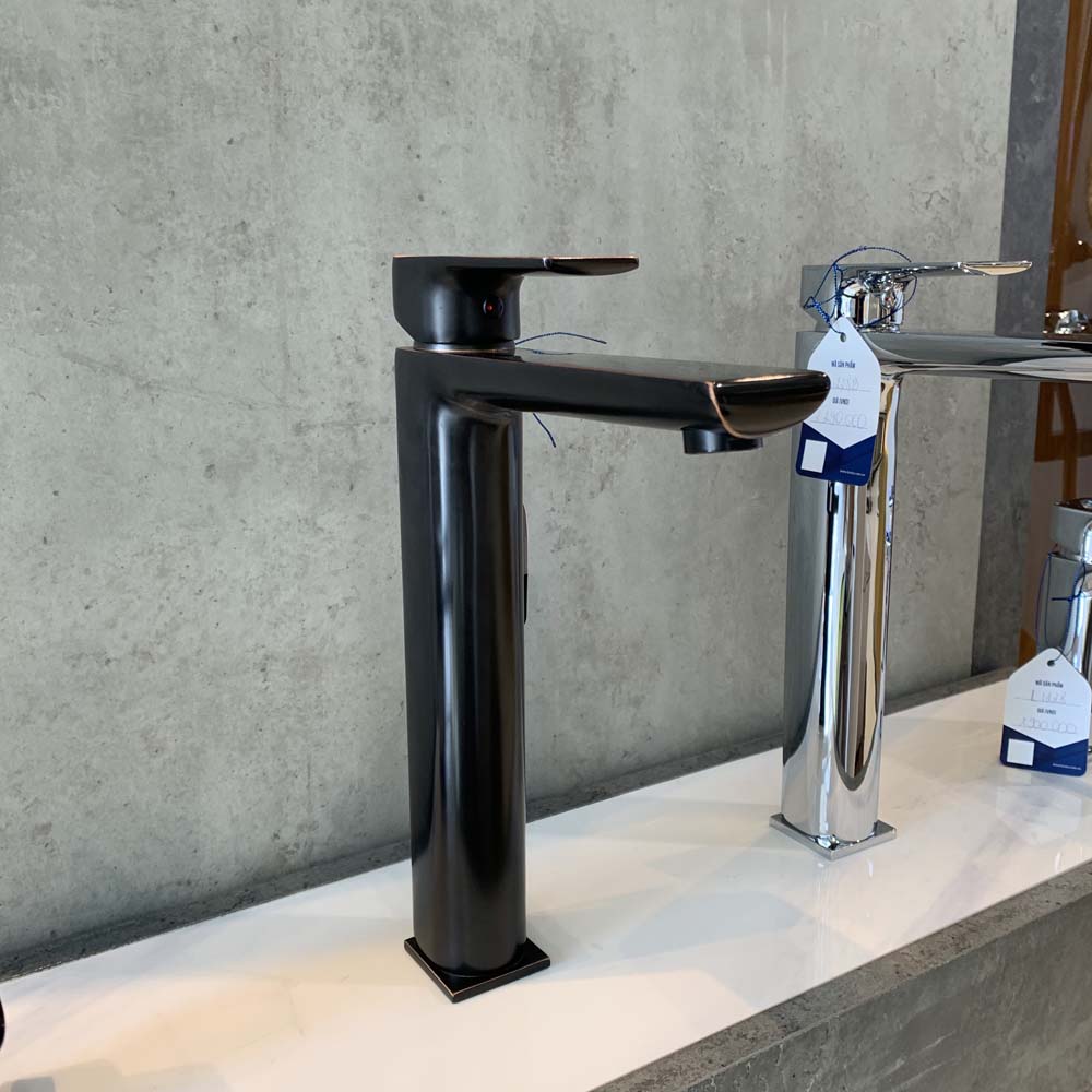 Vòi chậu lavabo nóng lạnh Luxta L1228B-Black