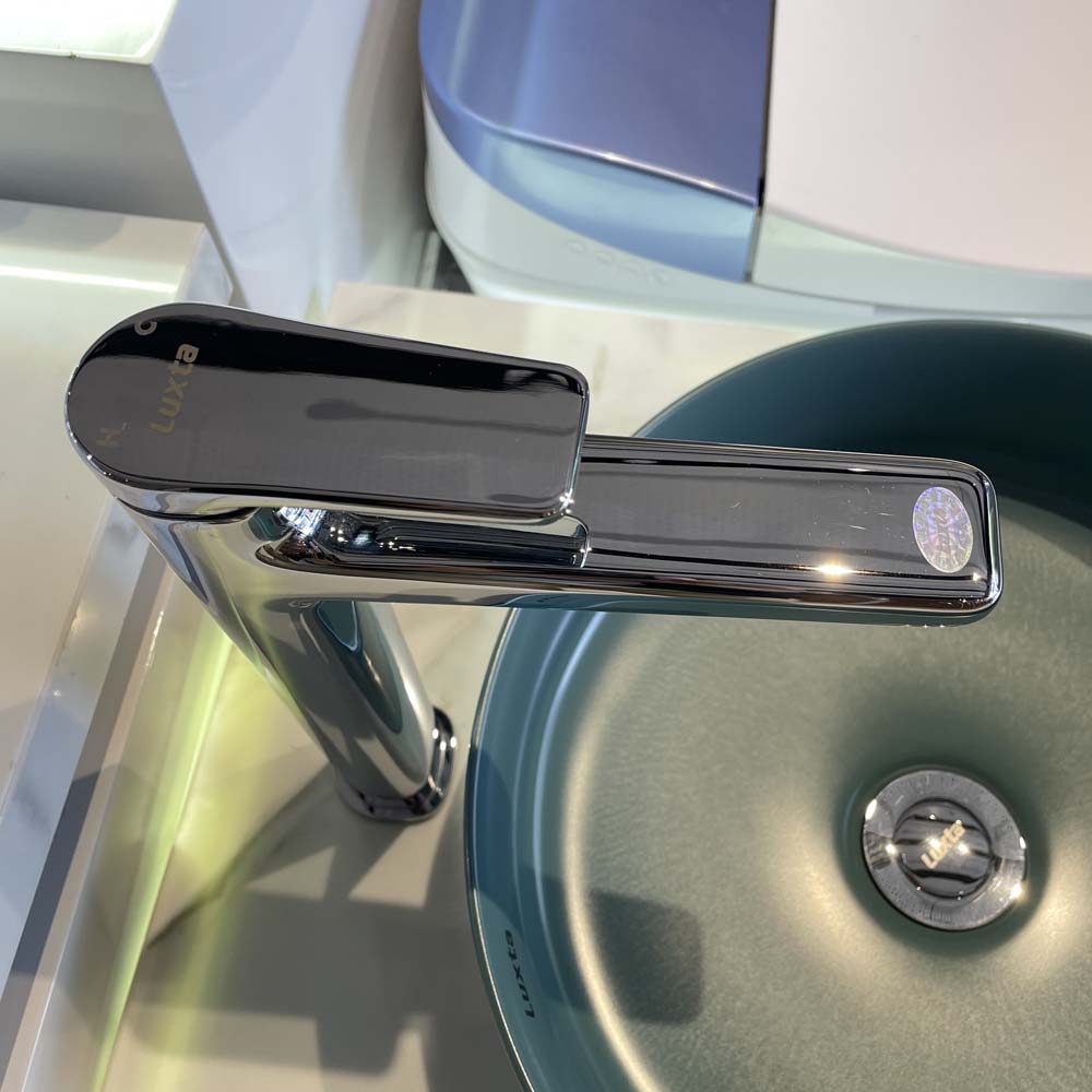 Vòi chậu lavabo nóng lạnh Luxta L1229B