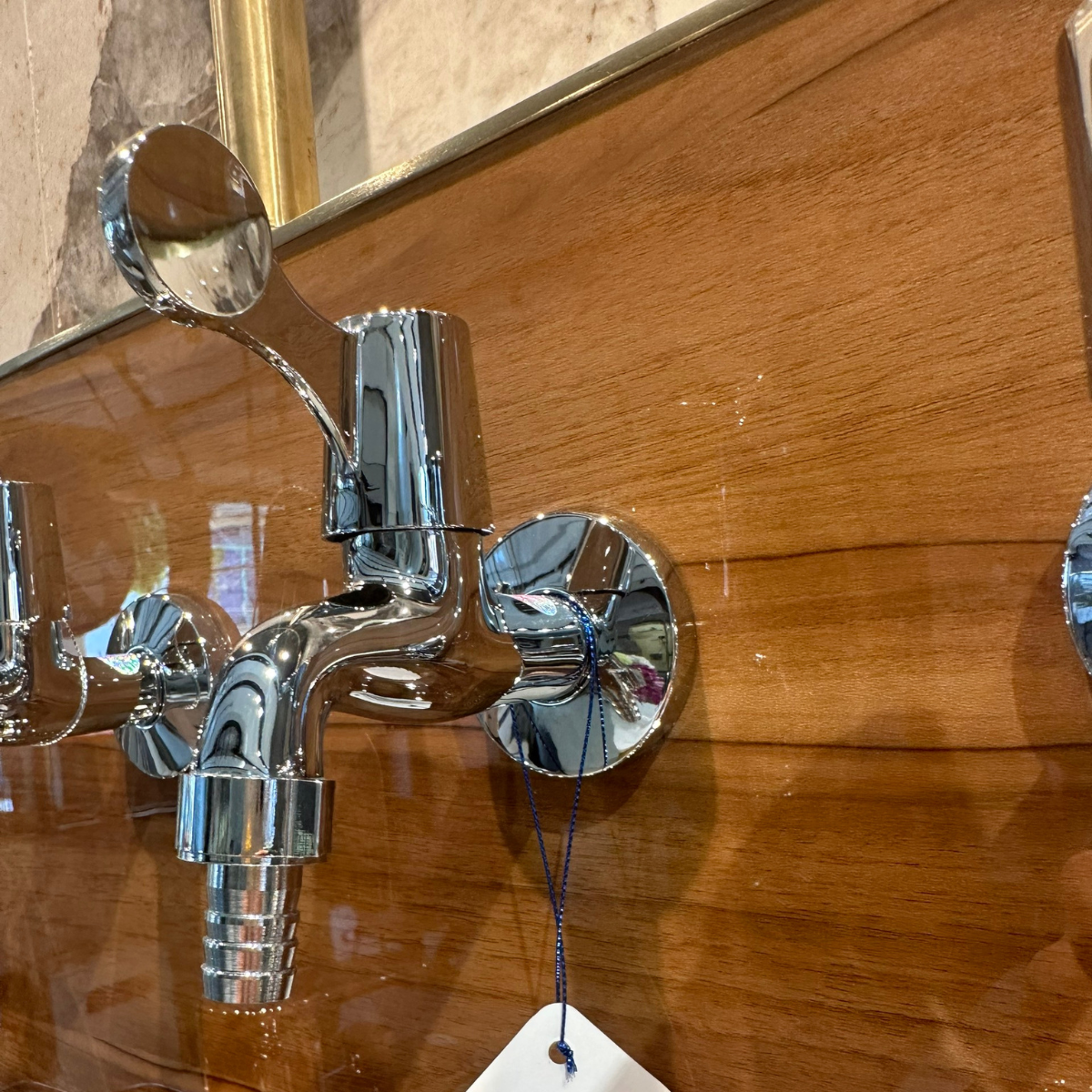 Vòi hồ Luxta L4102CM