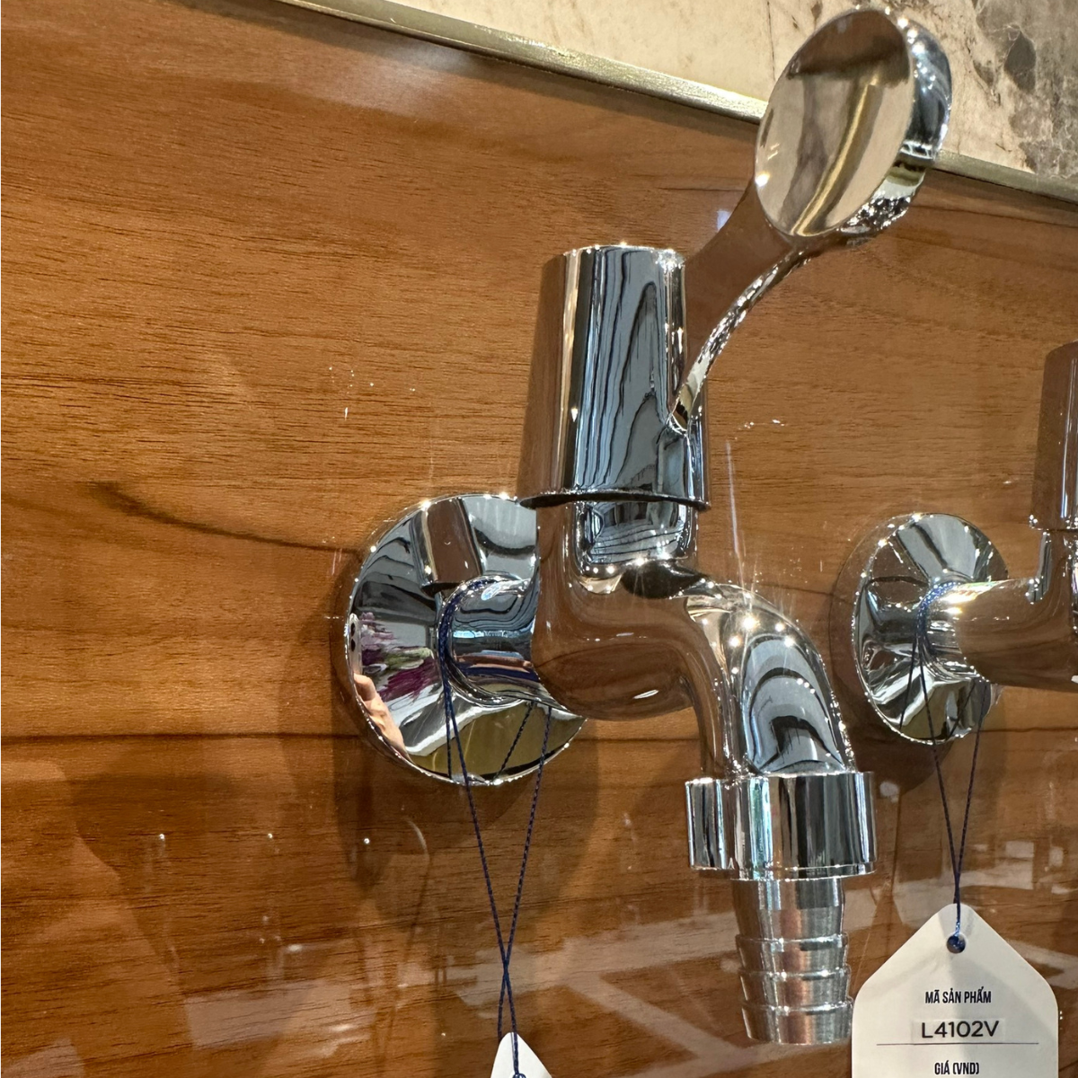 Vòi hồ Luxta L4102CM