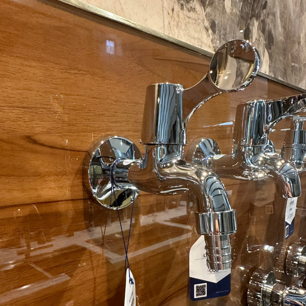 Vòi hồ Luxta L4102CM