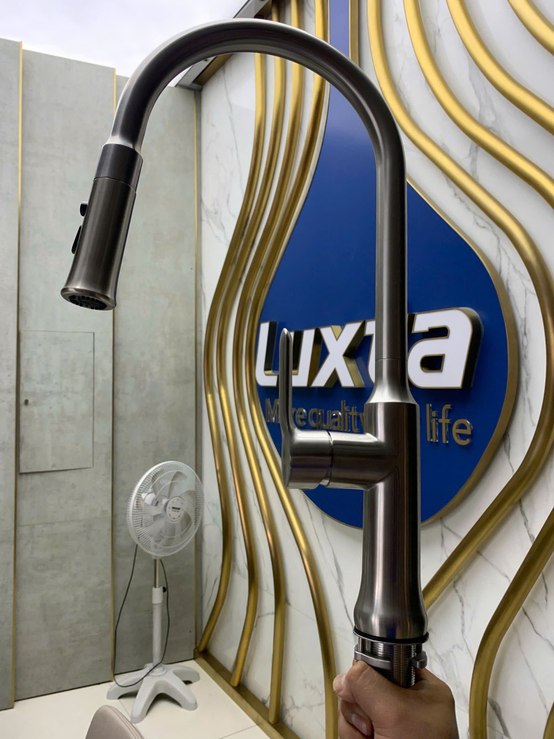 Vòi bếp dây rút nóng lạnh LUXTA L3219E