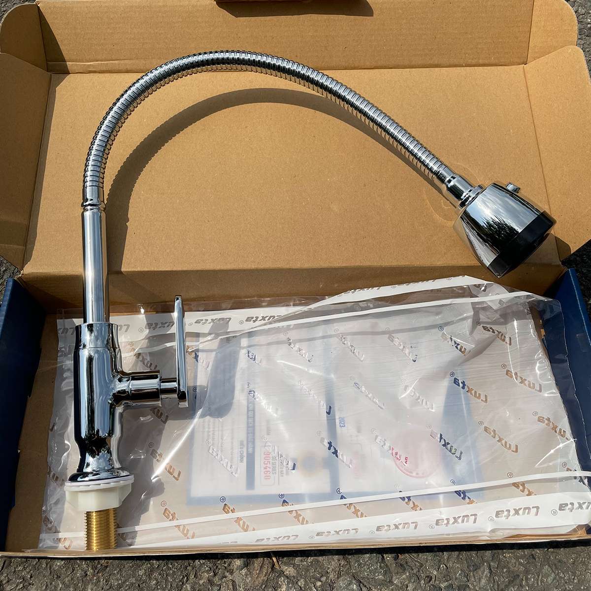 Vòi bếp lạnh Luxta L3101T3B