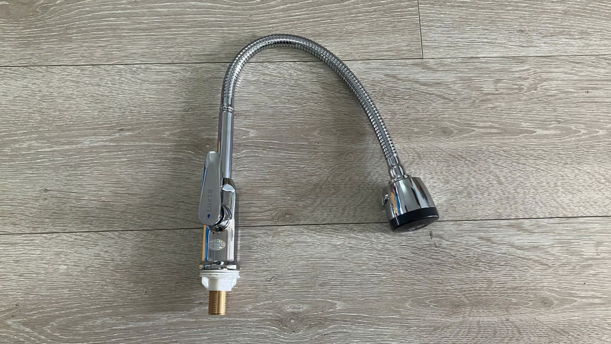 Vòi rửa chén thân mềm Luxta L3114T3B