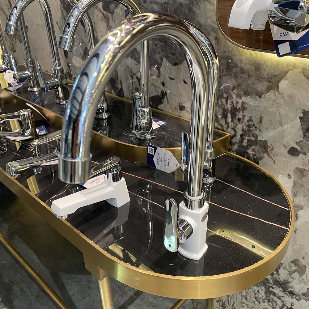Vòi rửa chén Luxta L3114WT3 sơn tĩnh điện