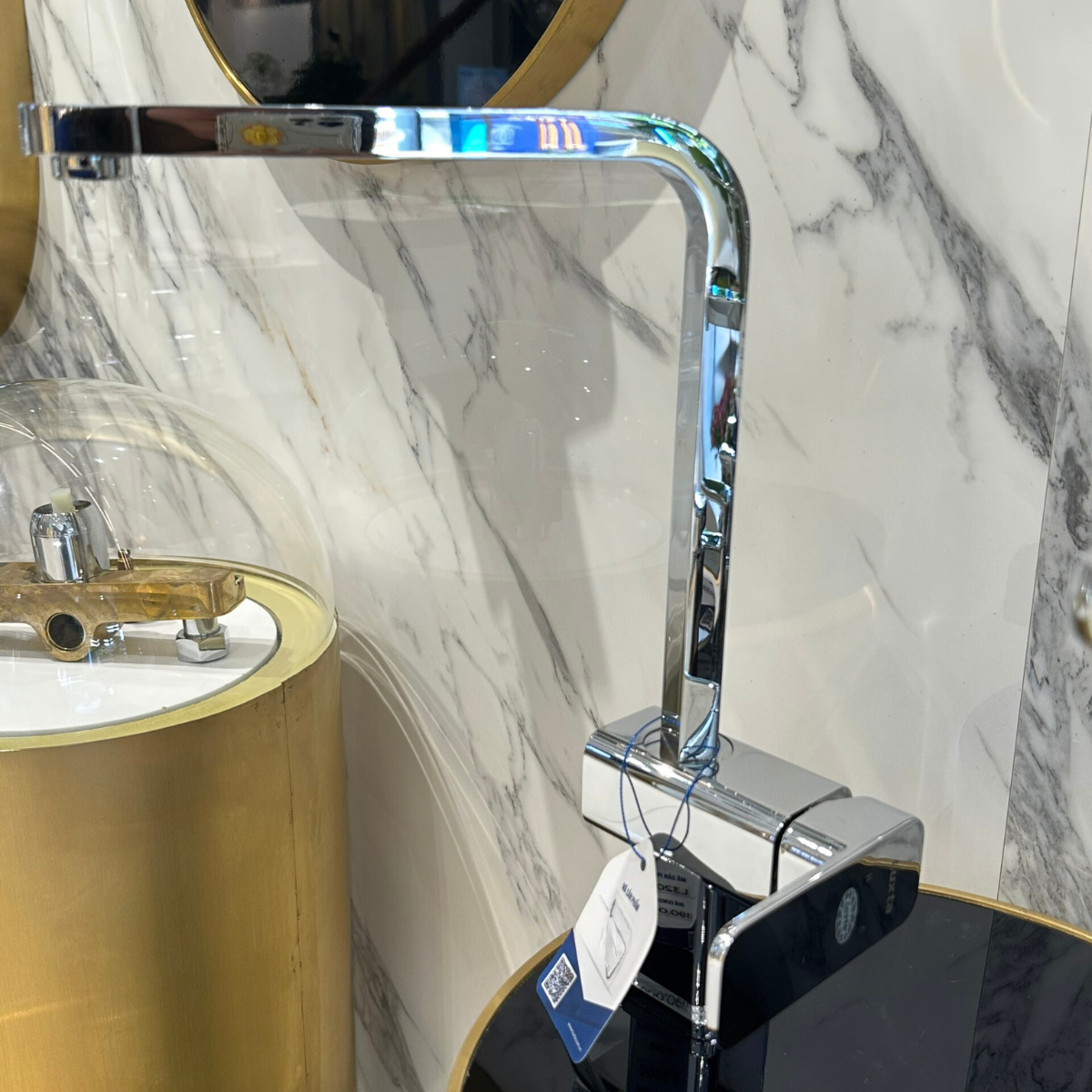 Vòi bếp nóng lạnh Luxta L3205