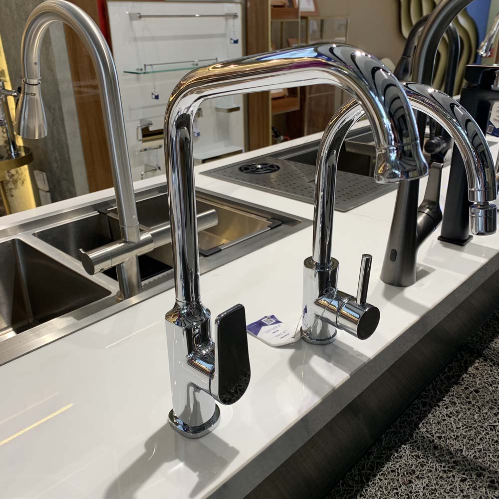 Vòi bếp nóng lạnh Luxta L3229V