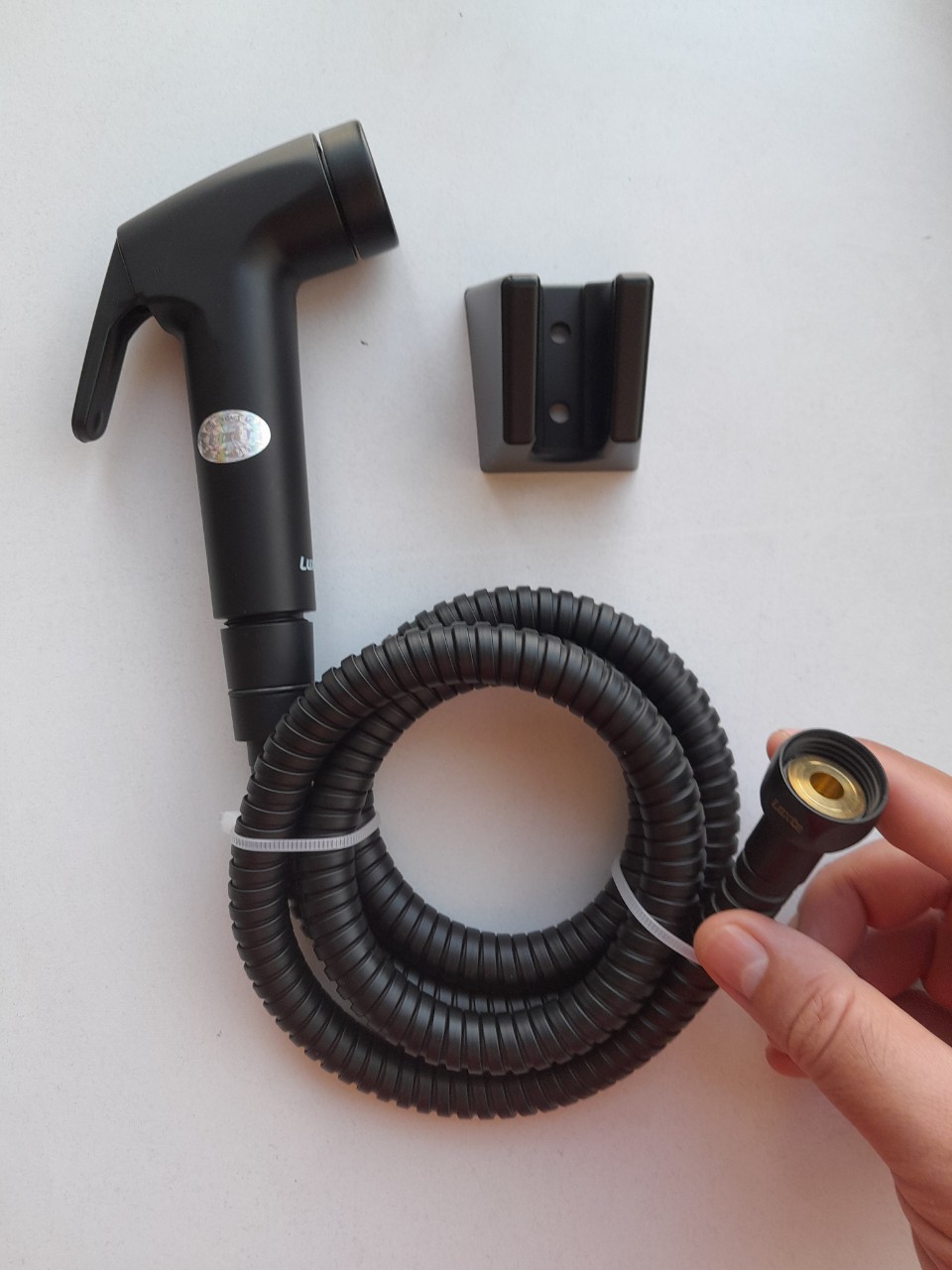 Vòi xịt vệ sinh Luxta L5101-Black