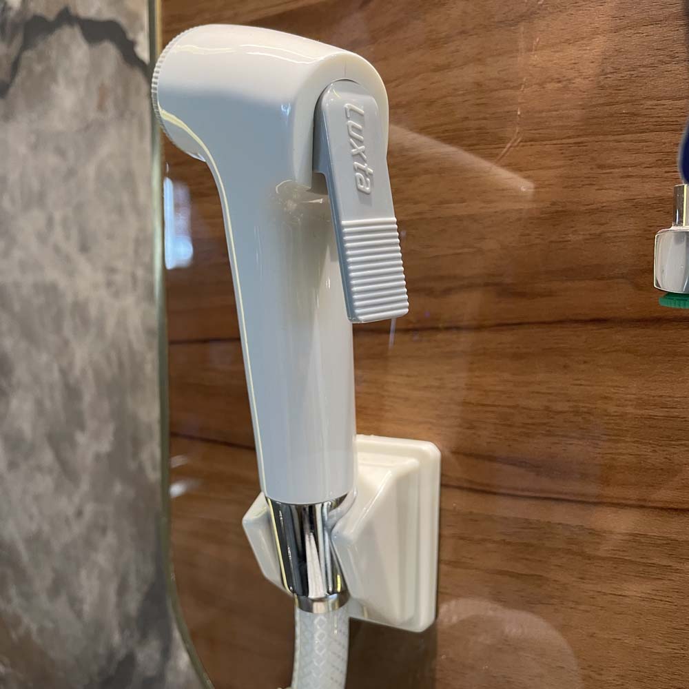 Vòi xịt vệ sinh Luxta L5106W