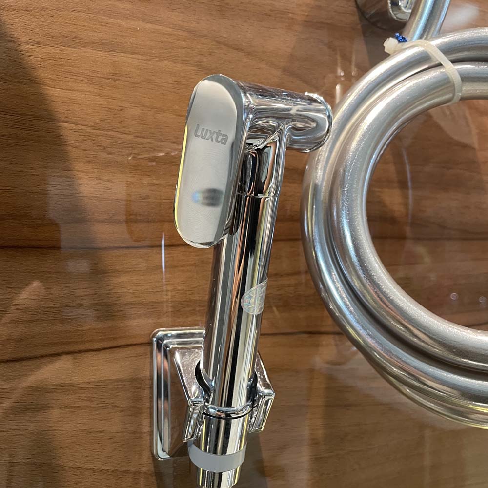 Vòi xịt vệ sinh Luxta L5109