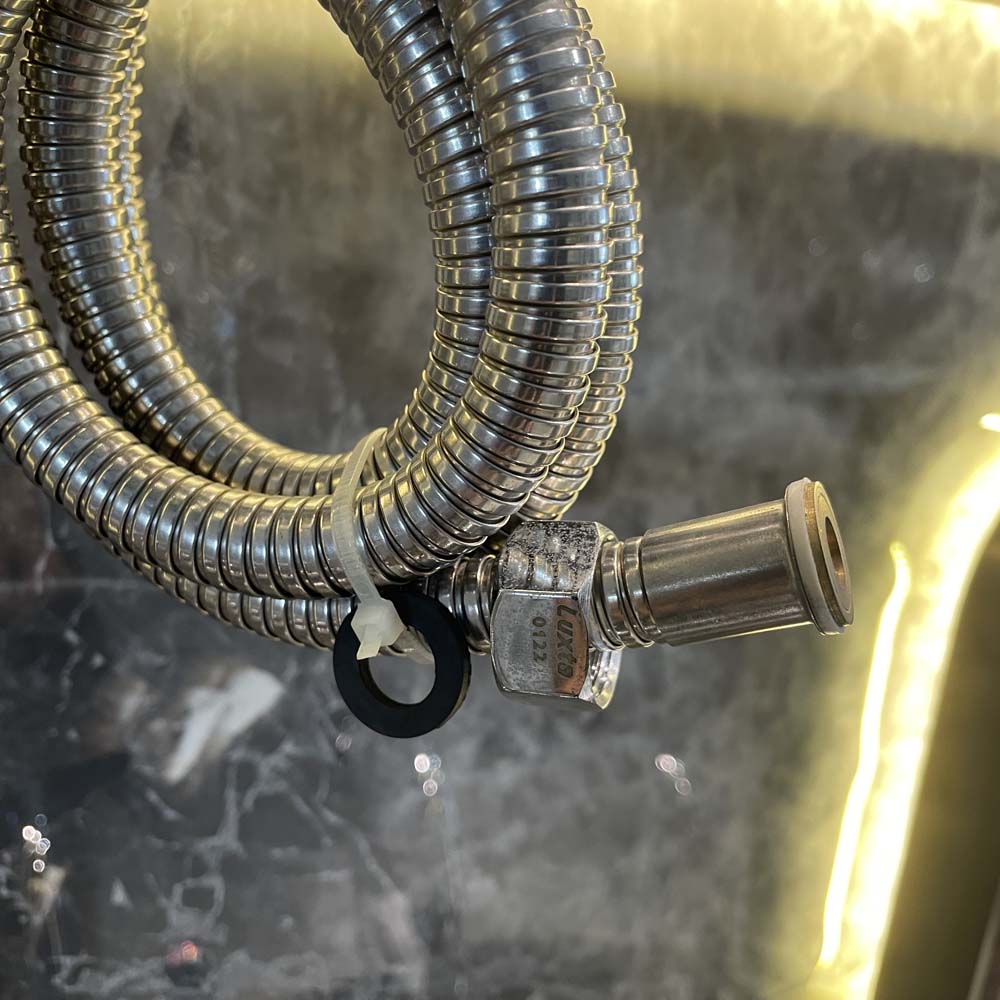 Vòi xịt vệ sinh Luxta L5109