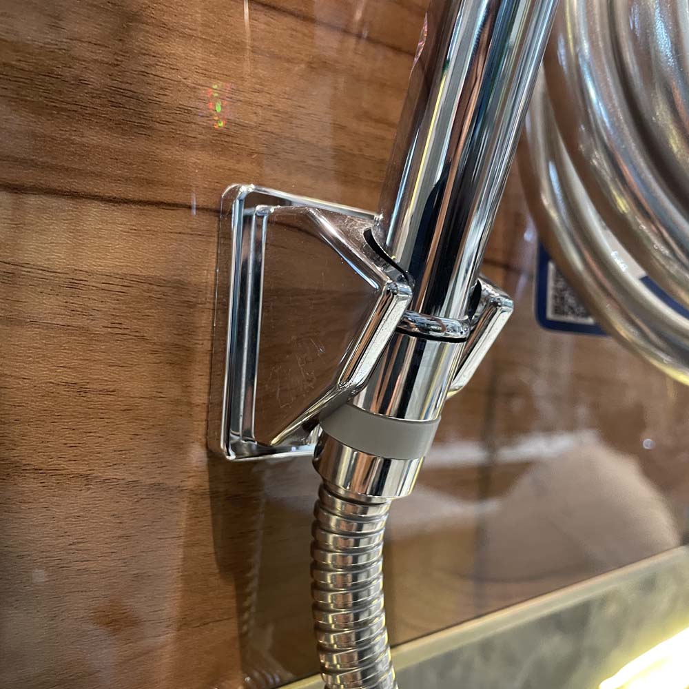 Vòi xịt vệ sinh Luxta L5109