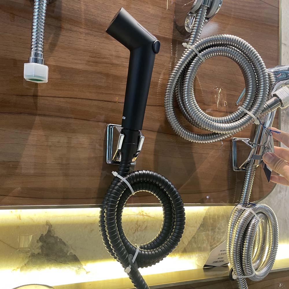 Vòi xịt vệ sinh Luxta L5111-Black