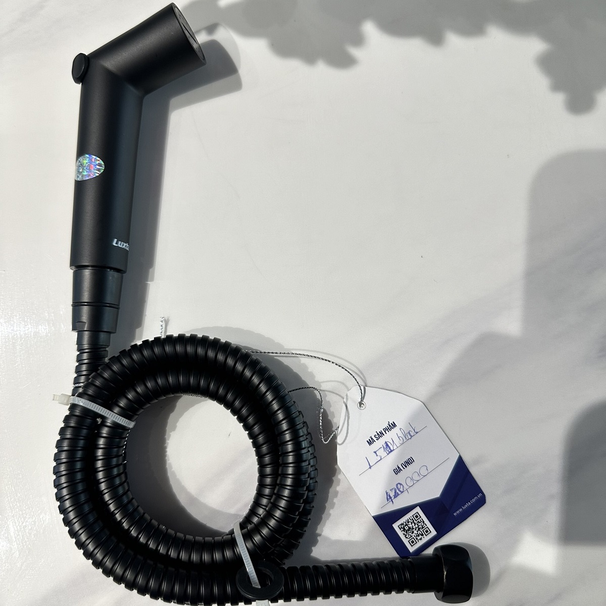 Vòi xịt vệ sinh Luxta L5111-Black