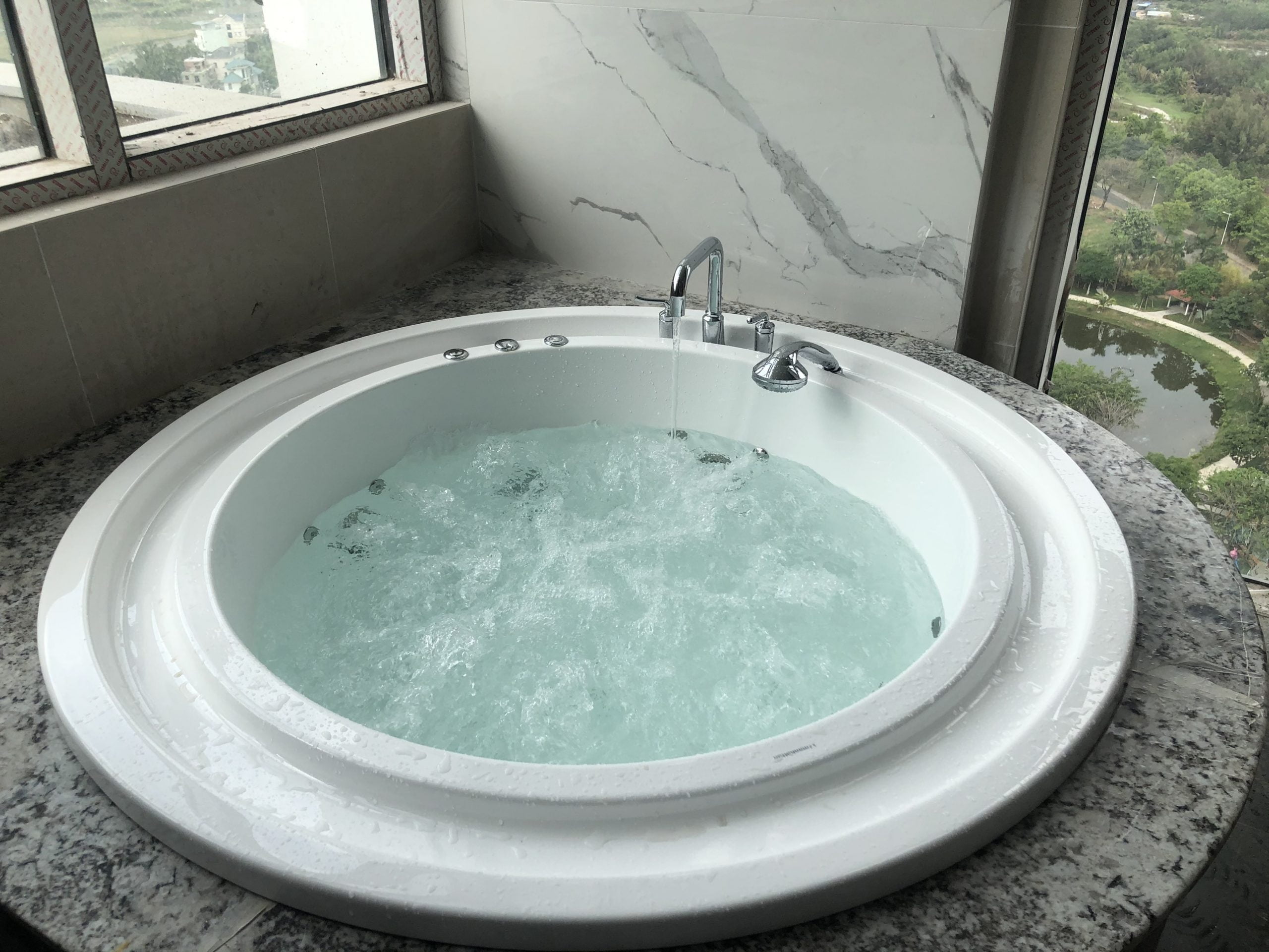 Bồn tắm nằm tròn massage MANHATTAN MS-8864