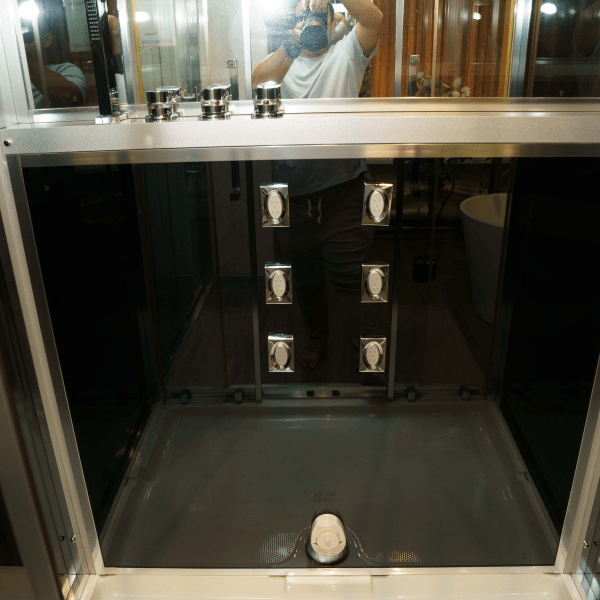 Phòng tắm massage xông hơi loại lớn MANHATTAN M8886