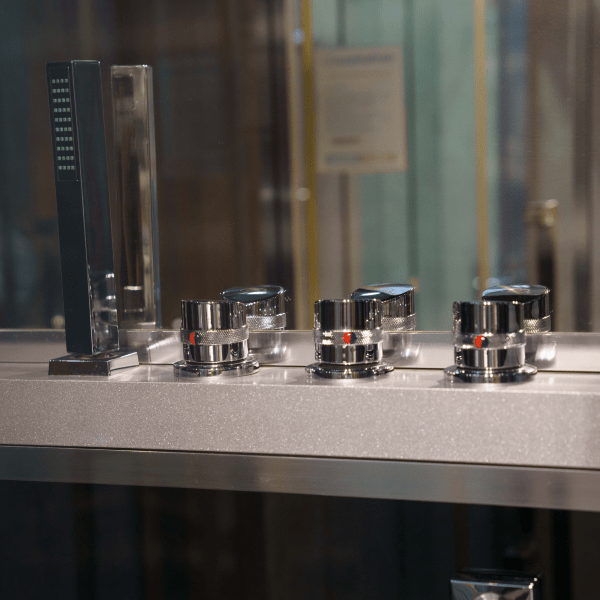 Phòng tắm massage xông hơi loại lớn MANHATTAN M8886