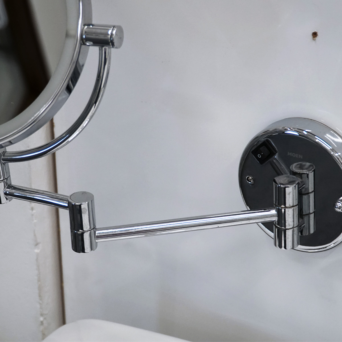 Gương soi LED treo tường MOEN ACC9961