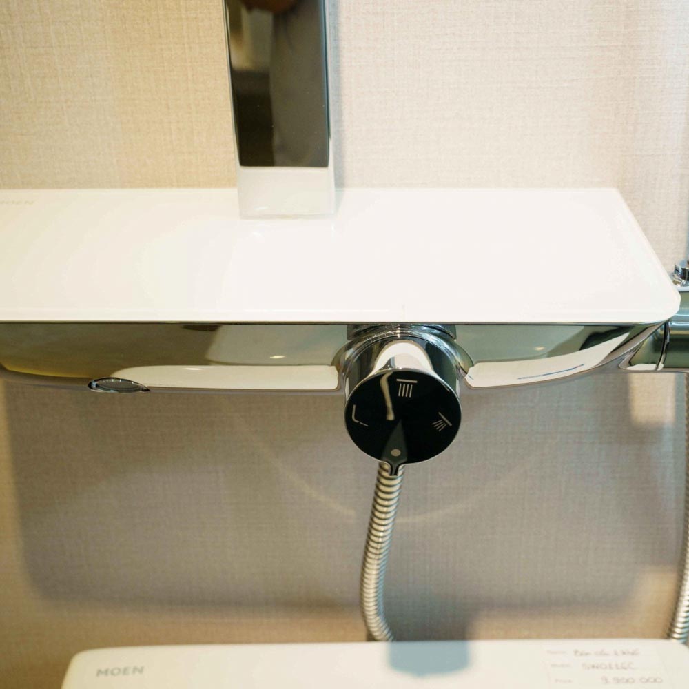 Sen cây tắm đứng nhiệt độ MOEN 68234