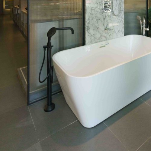 Bộ vòi bồn tắm đặt sàn MOEN 7040MCLKBL+157642