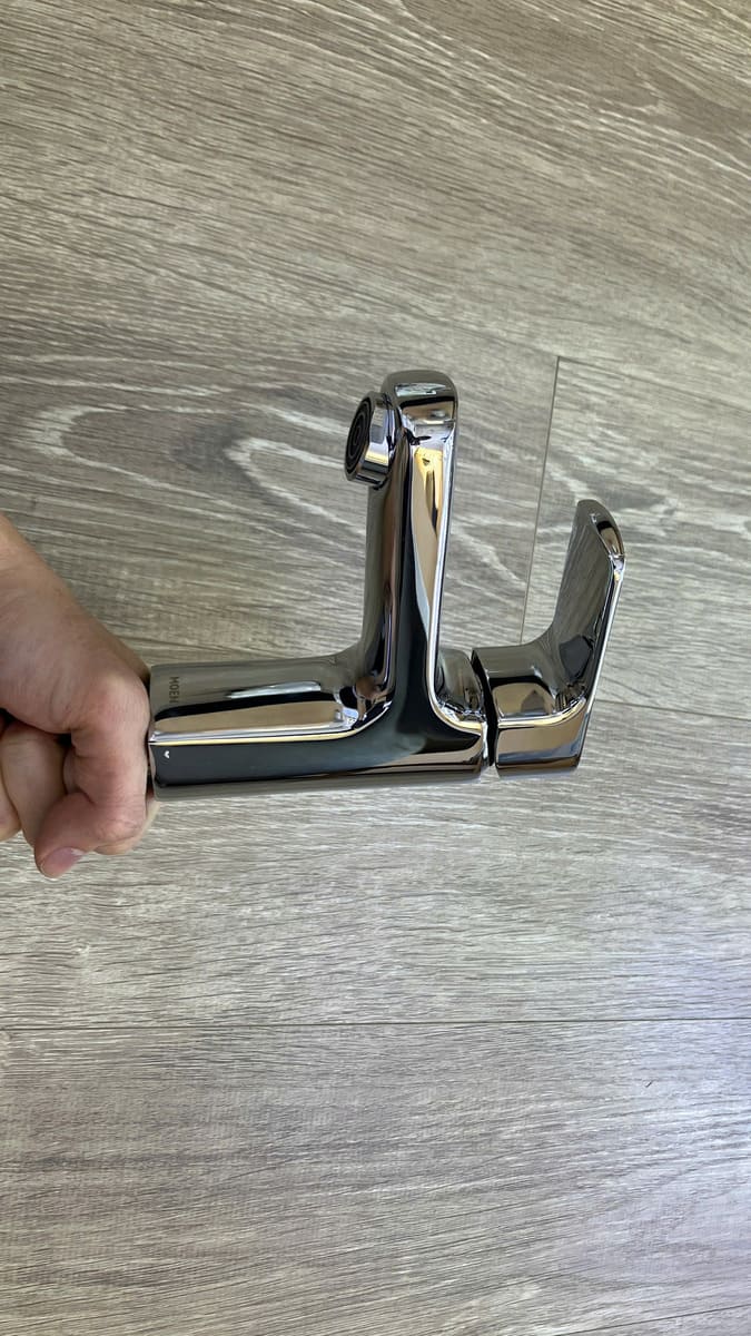 Vòi lavabo nóng lạnh MOEN Aurelia V21121