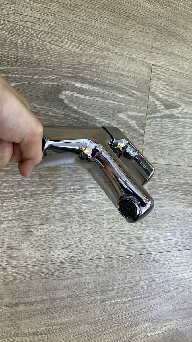 Vòi lavabo nóng lạnh MOEN Aurelia V21121