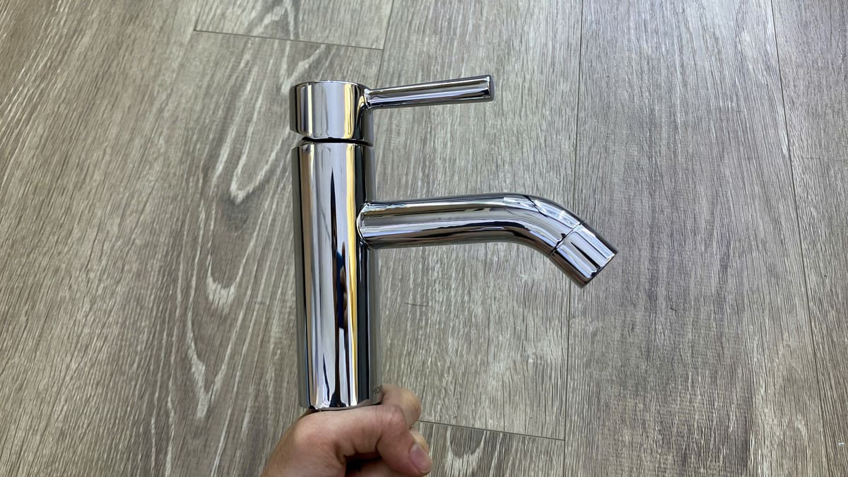 Vòi lavabo nóng lạnh MOEN Essence V14121