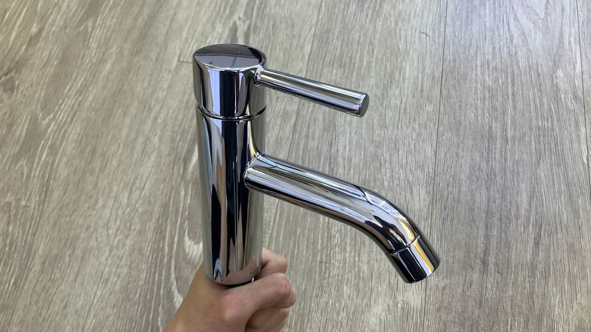Vòi lavabo nóng lạnh MOEN Essence V14121
