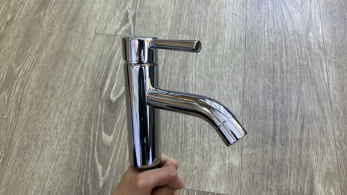 Vòi lavabo nóng lạnh MOEN Essence V14121