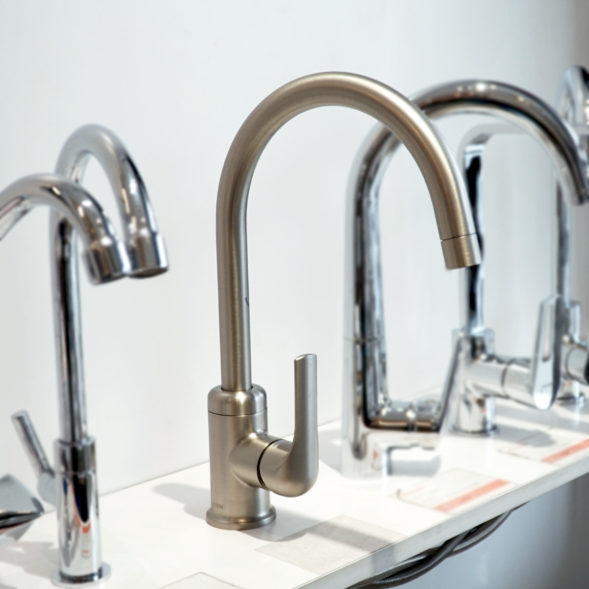 Vòi rửa chén MOEN 60401SRS